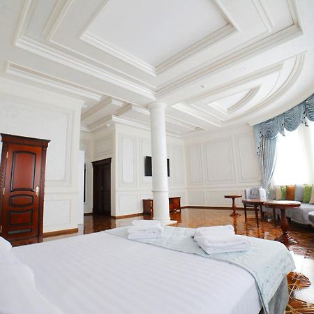 Bravolyuks Hotel Urgench Eksteriør bilde