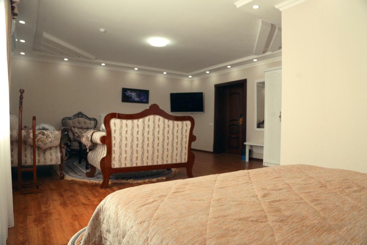 Bravolyuks Hotel Urgench Eksteriør bilde