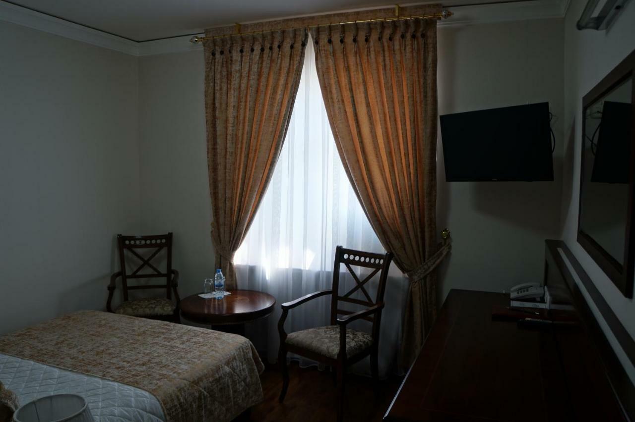Bravolyuks Hotel Urgench Eksteriør bilde